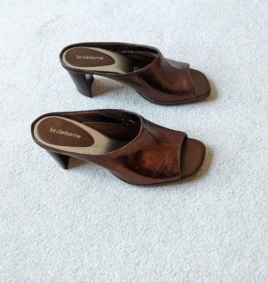 Liz Claiborne bronze leather slides/mules NEW size 8 - Picture 2 of 10